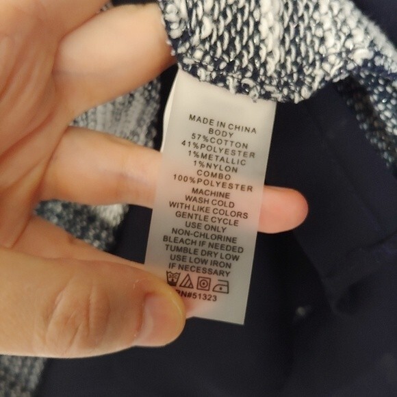 Two by Vince Camuto Navy & Cream Sweater Size XS - Picture 5 of 5